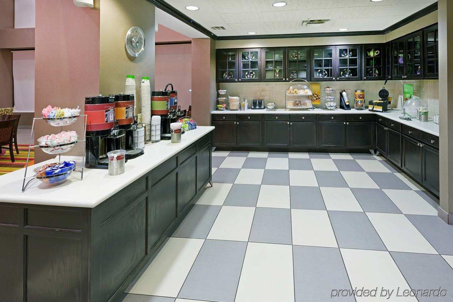 Hampton Inn & Suites Tulsa-Woodland Hills Restaurant photo
